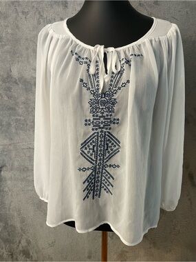 Mudd White Sheer Peasant Tunic with Navy Blue Embroidery
